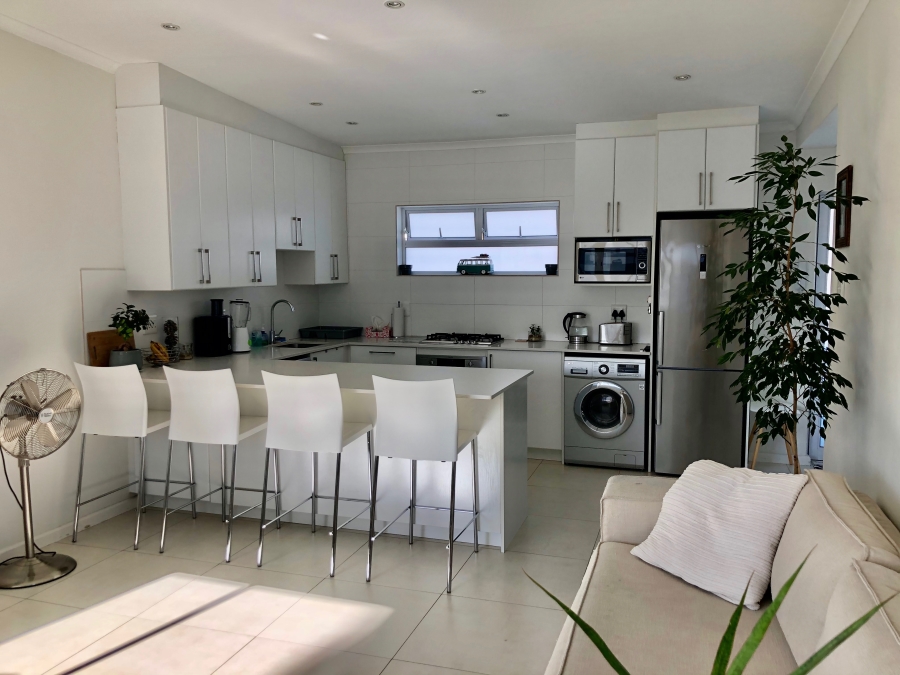 1 Bedroom Property for Sale in Green Point Western Cape